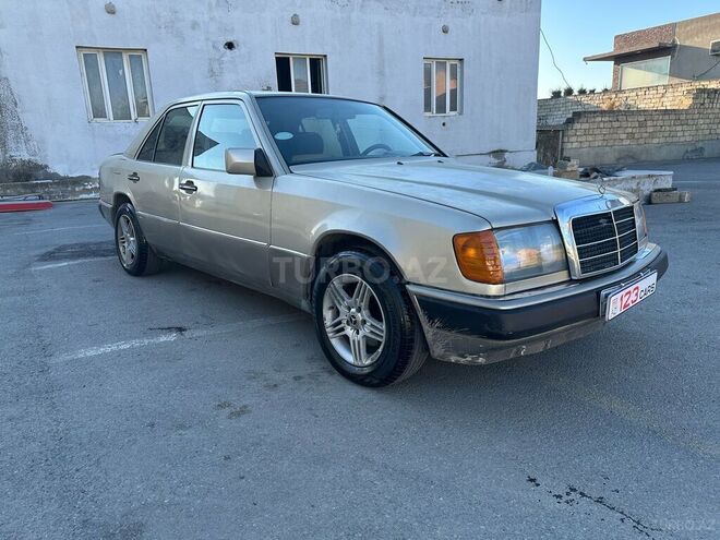 Mercedes E 230 1992, 289,000 km - 2.3 l - Bakı