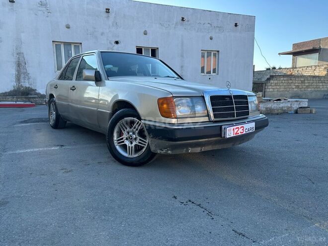 Mercedes E 230 1992, 289,000 km - 2.3 l - Bakı