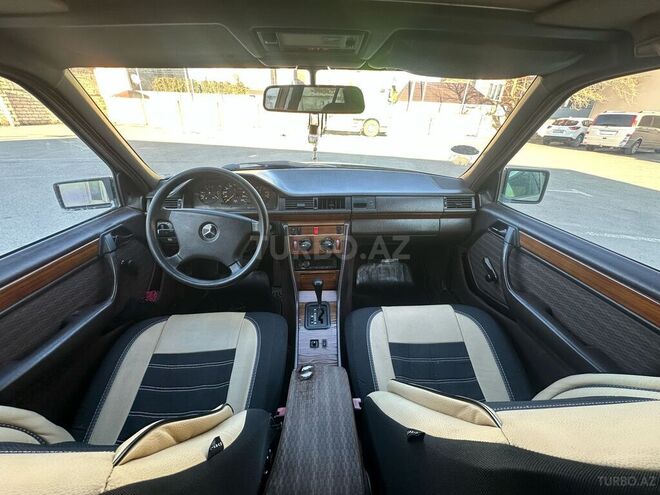 Mercedes E 230 1992, 289,000 km - 2.3 l - Bakı