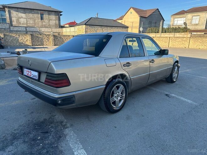 Mercedes E 230 1992, 289,000 km - 2.3 l - Bakı