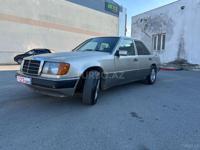 Mercedes E 230 1992, 289,000 km - 2.3 l - Bakı