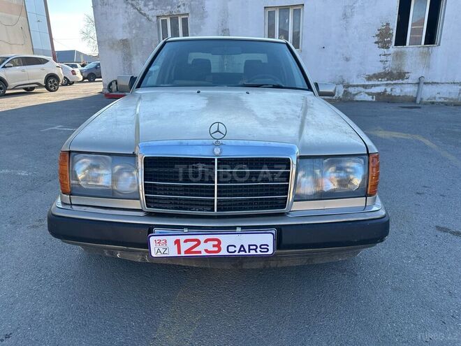 Mercedes E 230 1992, 289,000 km - 2.3 l - Bakı