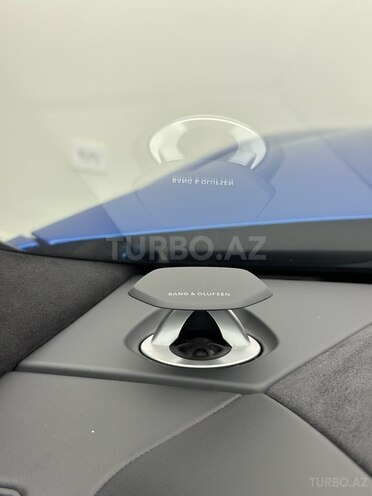 Lamborghini Urus-13
