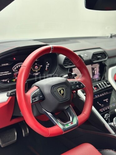 Lamborghini Urus-16