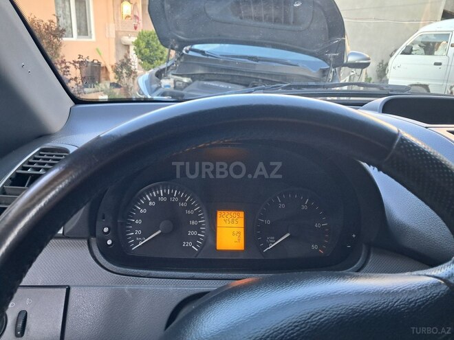 Mercedes Vito 111 2010, 322,500 km - 2.2 l - Bakı