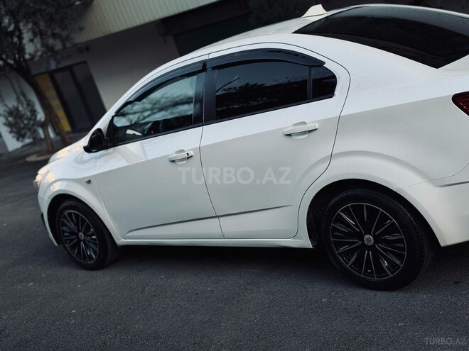Chevrolet Aveo-5