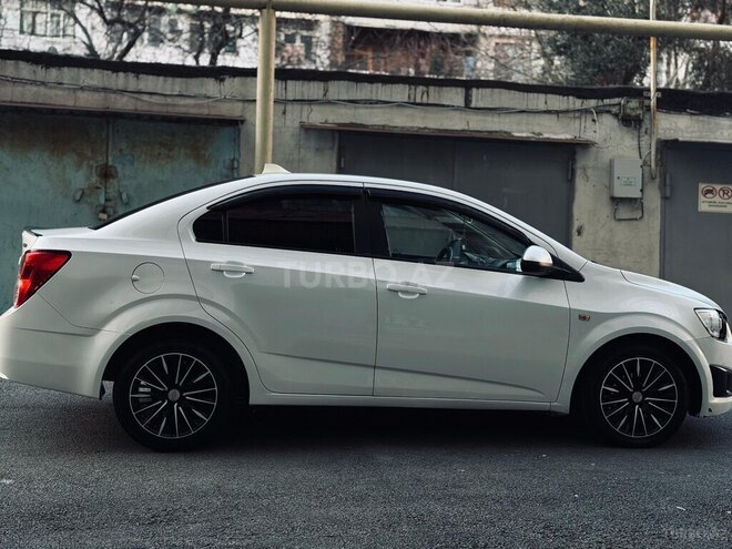 Chevrolet Aveo-6