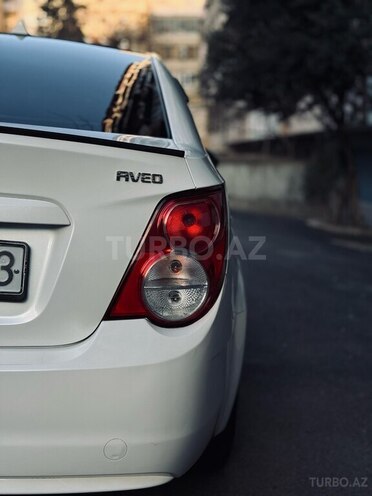 Chevrolet Aveo-8