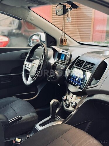 Chevrolet Aveo-10