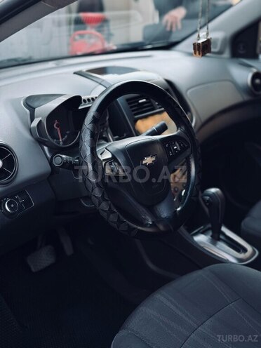 Chevrolet Aveo-12