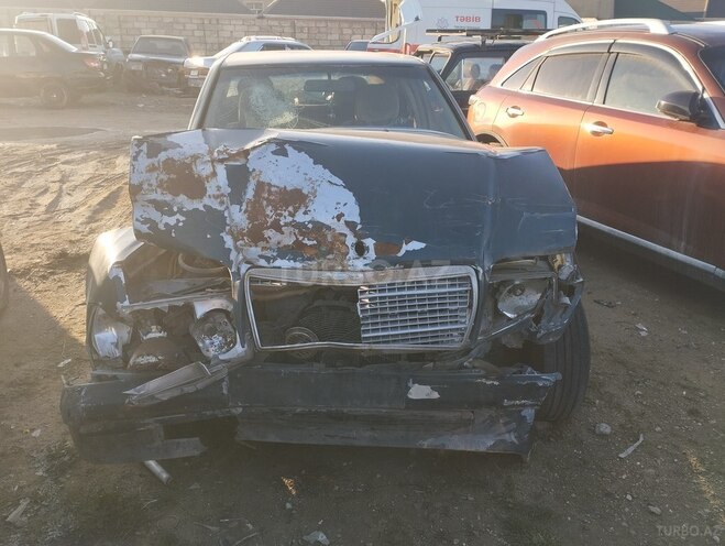 Mercedes E 250 1995, 560,000 km - 2.5 л - Bakı