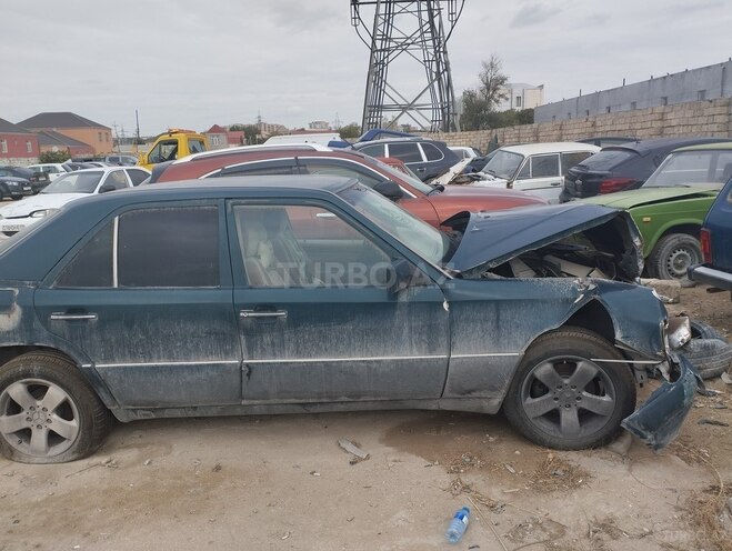 Mercedes E 250 1995, 560,000 km - 2.5 л - Bakı