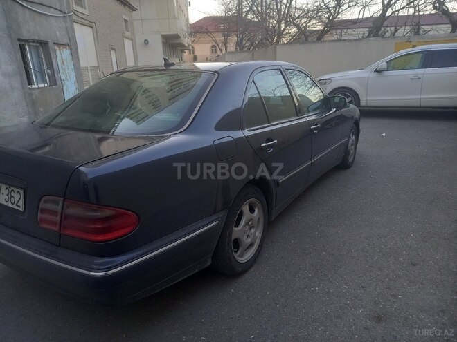 Mercedes E 220 d 2001, 315,000 km - 2.2 l - Bakı