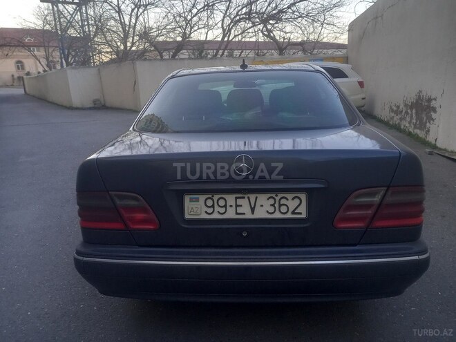 Mercedes E 220 d 2001, 315,000 km - 2.2 l - Bakı
