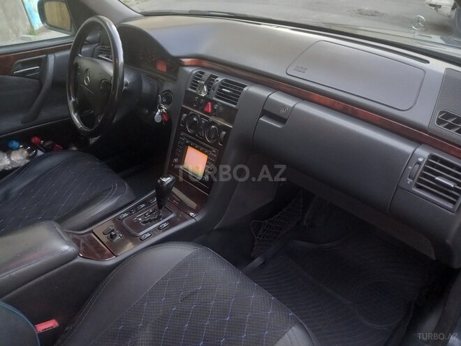 Mercedes E 220 d 2001, 315,000 km - 2.2 l - Bakı