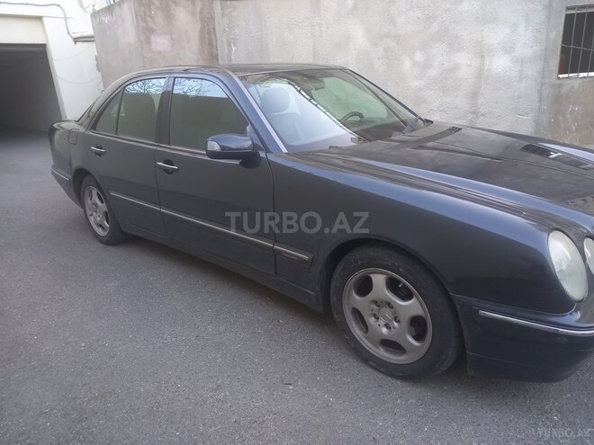 Mercedes E 220 d 2001, 315,000 km - 2.2 l - Bakı