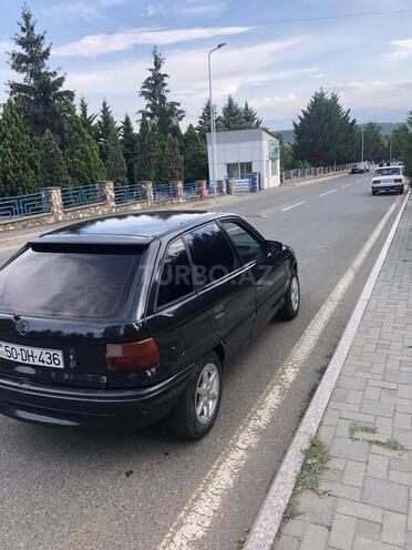 Opel Astra 1993, 300,000 km - 1.6 l - Qusar