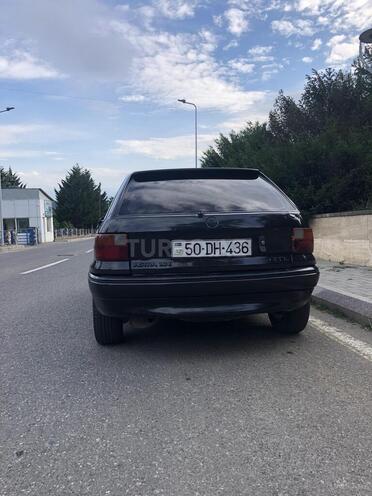 Opel Astra 1993, 300,000 km - 1.6 l - Qusar