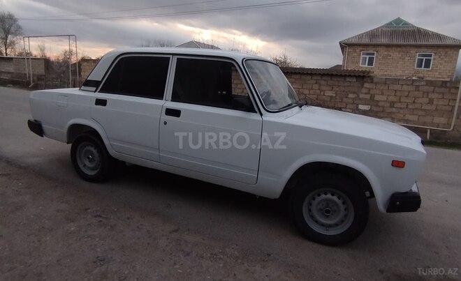 LADA (VAZ) 2107 2004, 94,549 km - 1.6 l - Salyan