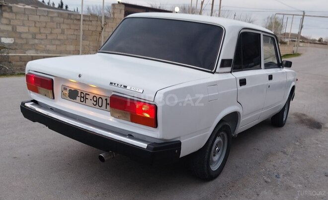 LADA (VAZ) 2107 2004, 94,549 km - 1.6 l - Salyan