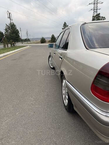Mercedes C 230 1997, 320,000 km - 2.3 l - Naftalan