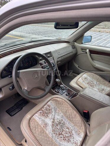 Mercedes C 230 1997, 320,000 km - 2.3 l - Naftalan