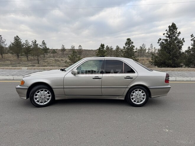 Mercedes C 230 1997, 320,000 km - 2.3 l - Naftalan