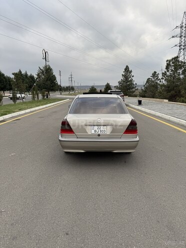 Mercedes C 230 1997, 320,000 km - 2.3 l - Naftalan