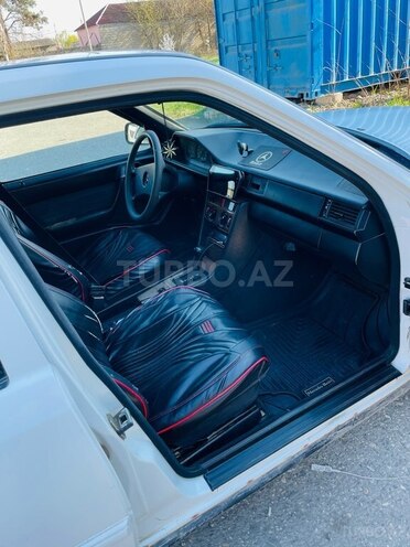 Mercedes E 200 1989, 250,000 km - 2.0 l - Xaçmaz