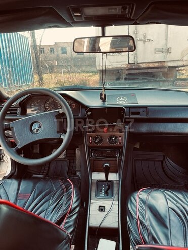 Mercedes E 200 1989, 250,000 km - 2.0 l - Xaçmaz