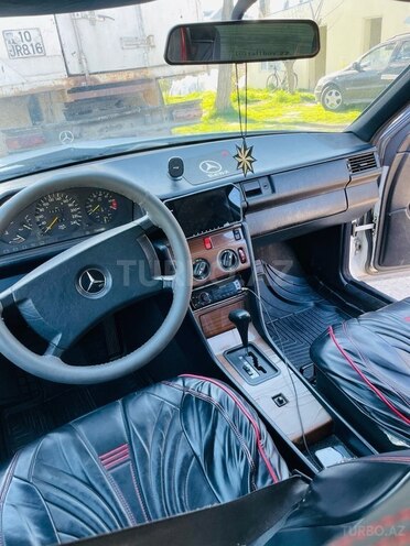 Mercedes E 200 1989, 250,000 km - 2.0 l - Xaçmaz