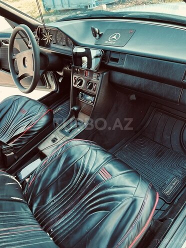 Mercedes E 200 1989, 250,000 km - 2.0 l - Xaçmaz