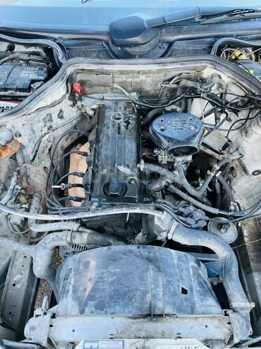 Mercedes E 200 1989, 250,000 km - 2.0 l - Xaçmaz
