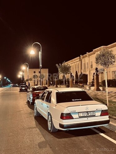 Mercedes E 200 1989, 250,000 km - 2.0 l - Xaçmaz