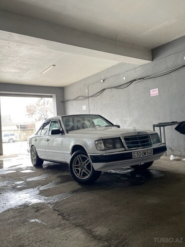 Mercedes E 200 1989, 250,000 km - 2.0 l - Xaçmaz