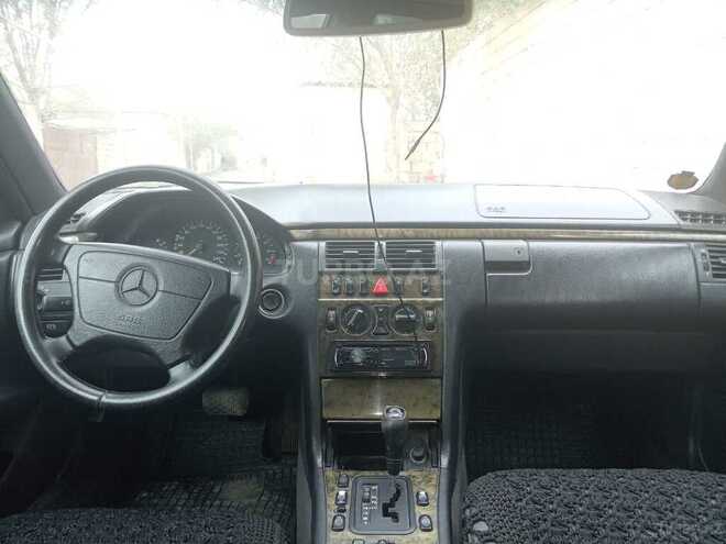 Mercedes E 240 1998, 480,000 km - 2.4 l - Salyan