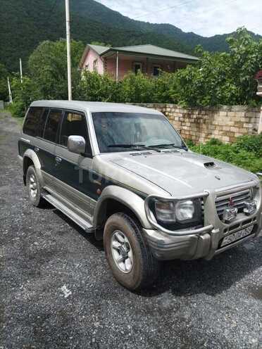 Mitsubishi Pajero 1995, 330,000 km - 2.8 l - Qax