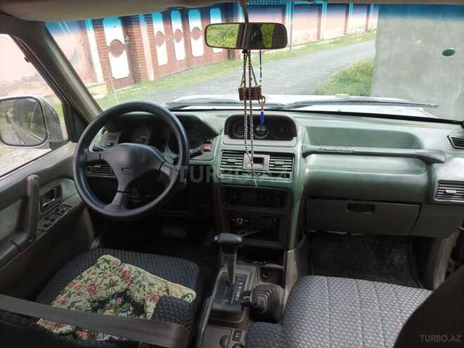 Mitsubishi Pajero 1995, 330,000 km - 2.8 l - Qax