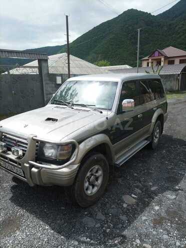 Mitsubishi Pajero 1995, 330,000 km - 2.8 l - Qax