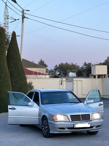 Mercedes C 220 d 1999, 222,117 km - 2.2 l - Bakı