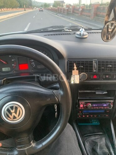 Volkswagen Golf 2000, 358,000 km - 1.6 л - Zaqatala
