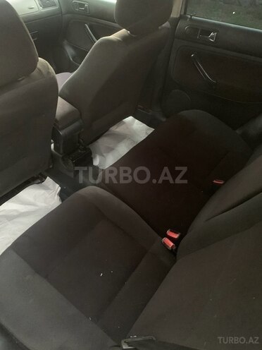 Volkswagen Golf 2000, 358,000 km - 1.6 л - Zaqatala