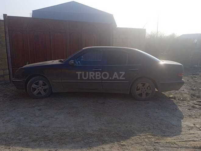 Mercedes E 220 d 2001, 348,000 km - 2.2 l - Bakı