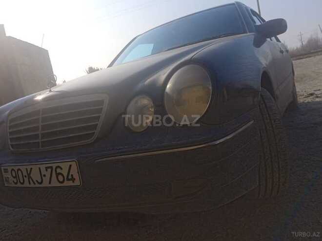 Mercedes E 220 d 2001, 348,000 km - 2.2 l - Bakı