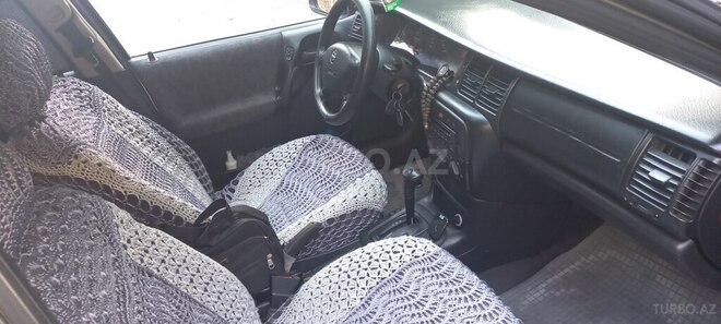 Opel Vectra 1996, 330,239 km - 1.6 l - Bakı