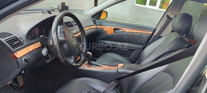 Mercedes E 280 2006, 389,000 km - 3.0 l - Astara