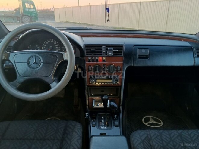 Mercedes C 220 1993, 368,000 km - 2.2 l - Bakı