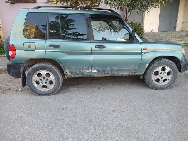 Mitsubishi Pajero io 1999, 280,000 km - 1.8 л - Bakı