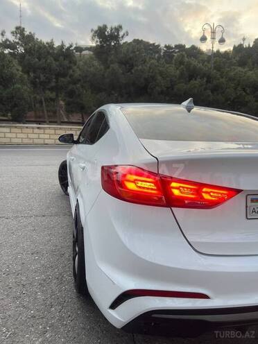 Hyundai Elantra 2017, 100,000 km - 1.6 l - Bakı