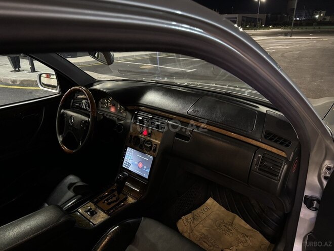 Mercedes E 270 2000, 522,000 km - 2.7 l - Bakı